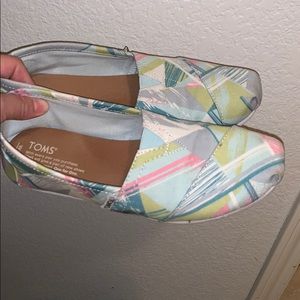Toms size 8